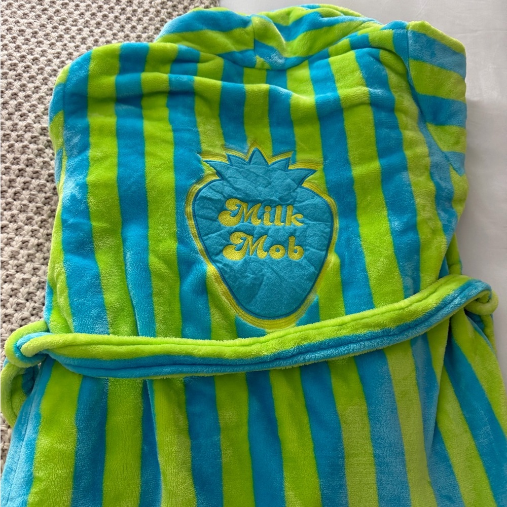 Strawberry milk mob bathrobe - Picture 5 of 5